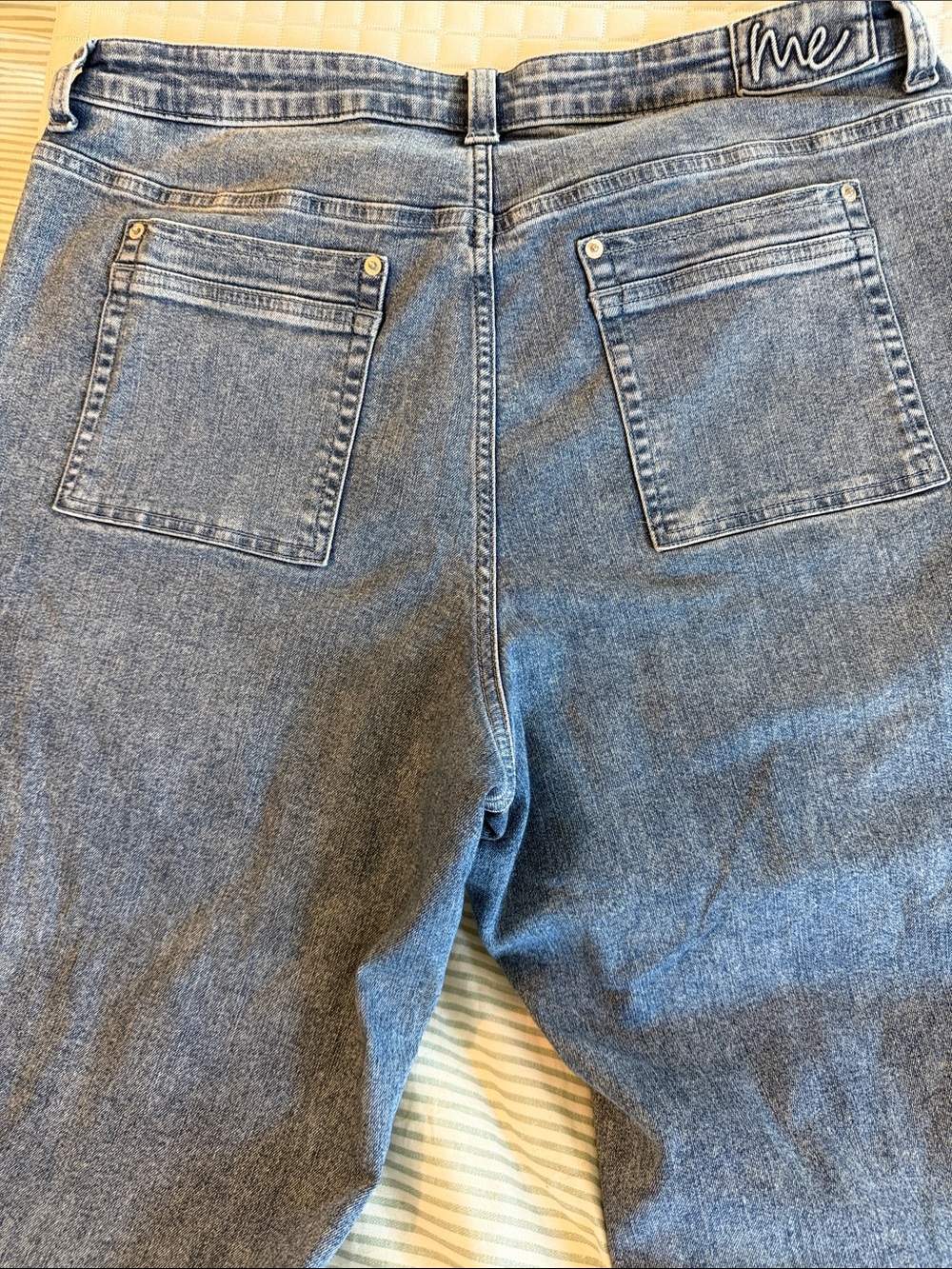 Women's Mid-Rise Blue Wide-Leg Jeans with Front Patch Pockets
